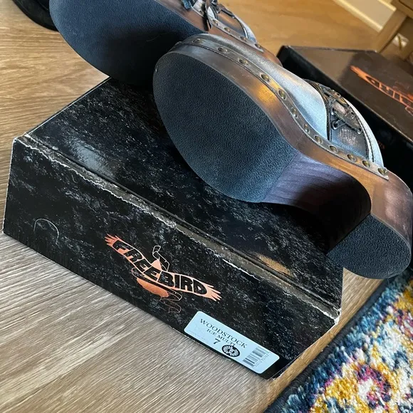 Freebird Woodstock clogs in Ice Multi size 7