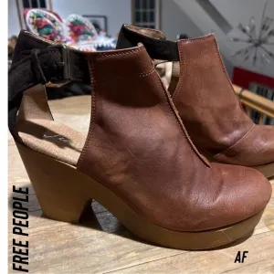 FREE PEOPLE AMBER ORCHARD CLOGS NEW SIZE 41