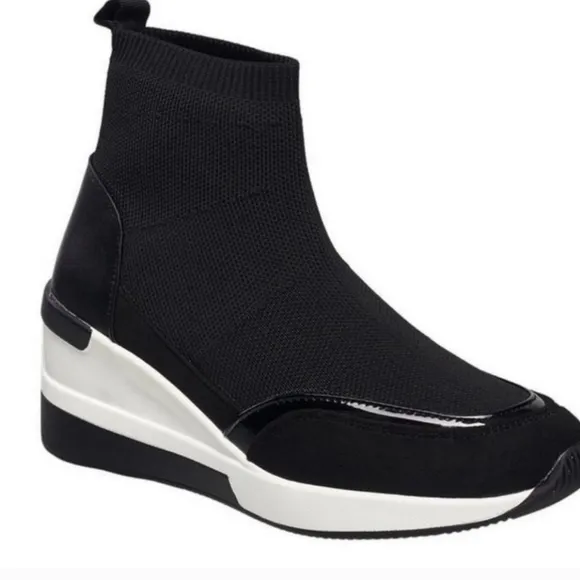French Connection women's starr wedge sneaker  Black color size 6.0. New with b