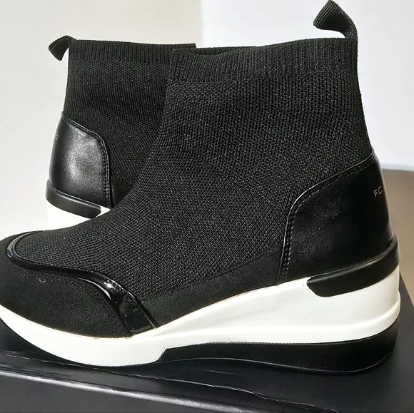 French Connection women's starr wedge sneaker  Black color size 6.0. New with b