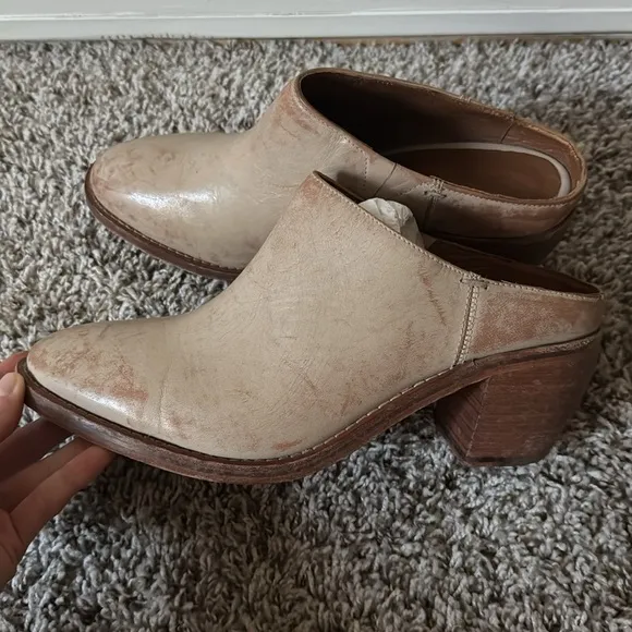Frye 9.5 Rosalia Leather Slide Mules in White