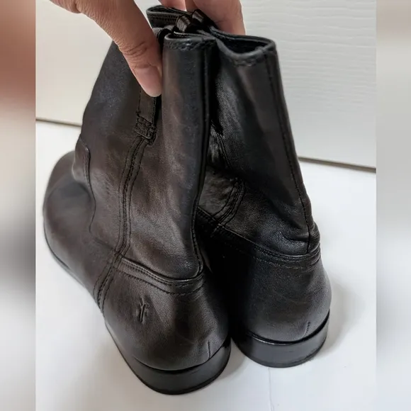 Frye Anna Shortie Ankle Booties Size 8 M Black Leather Pull On