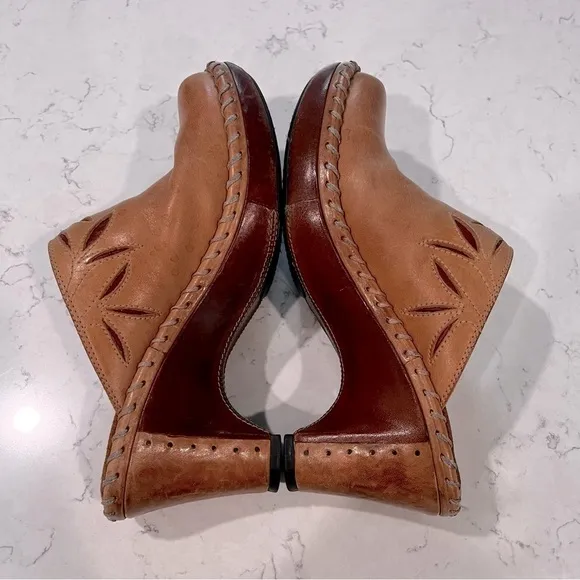 FRYE Boots Charlotte Flower Tan Leather Mules Clogs Women's Shoes Size 6