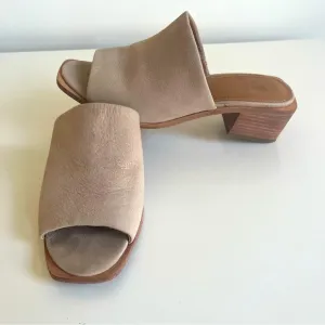 Frye Lucia Leather Mule Slide Sandals Mules in Taupe Tan size 7
