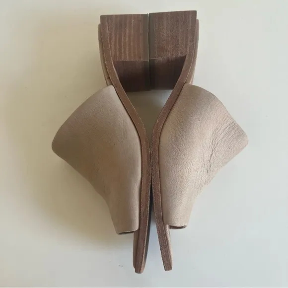 Frye Lucia Leather Mule Slide Sandals Mules in Taupe Tan size 7
