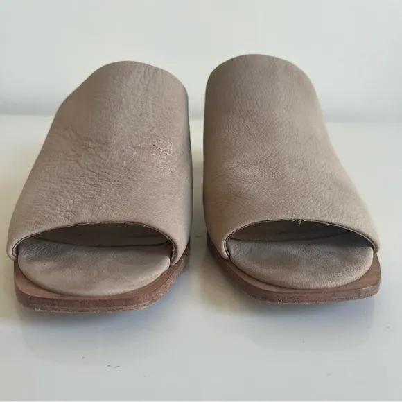Frye Lucia Leather Mule Slide Sandals Mules in Taupe Tan size 7
