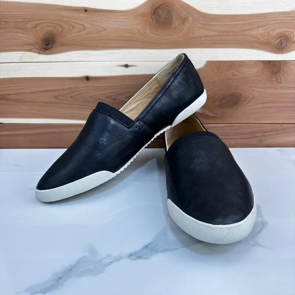FRYE Melanie Women's Black Leather Slip On Sneaker  Flats Spring Shoes Size 7.5