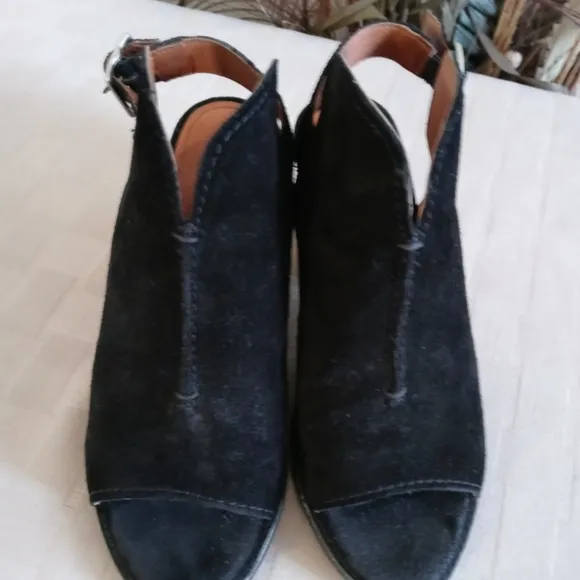 Frye Suede Courtney Slingback Peep Toe Mules