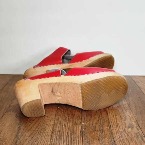 FUNKIS 977 T Bar Clog Sandal in Red Leather