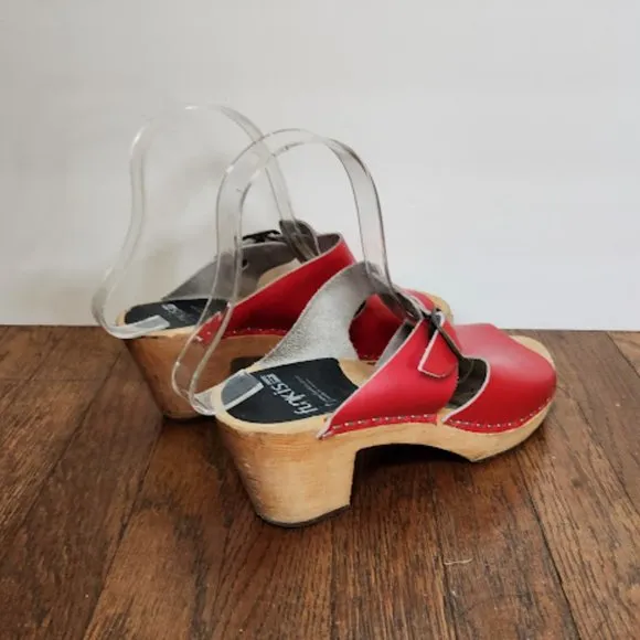 FUNKIS 977 T Bar Clog Sandal in Red Leather