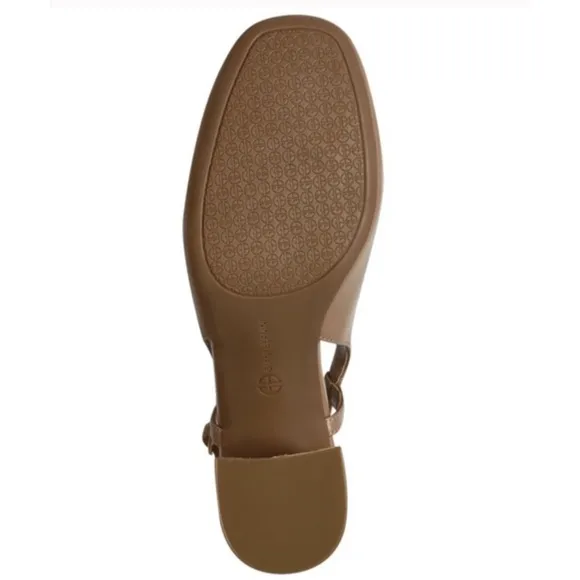 GIANI BERNINI • Nude Memory Foam Chain Decor Block Slingback Pump Heels 🌺