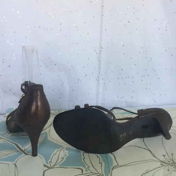 Gianni Bini Bronze Metallic Leather T strap Sandal - Size 6.5 Y2K Dressy Heels