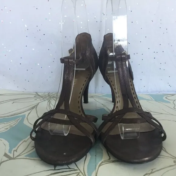 Gianni Bini Bronze Metallic Leather T strap Sandal - Size 6.5 Y2K Dressy Heels