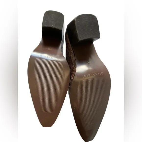 Gianni Bini Lariat Heeled Mules 10M