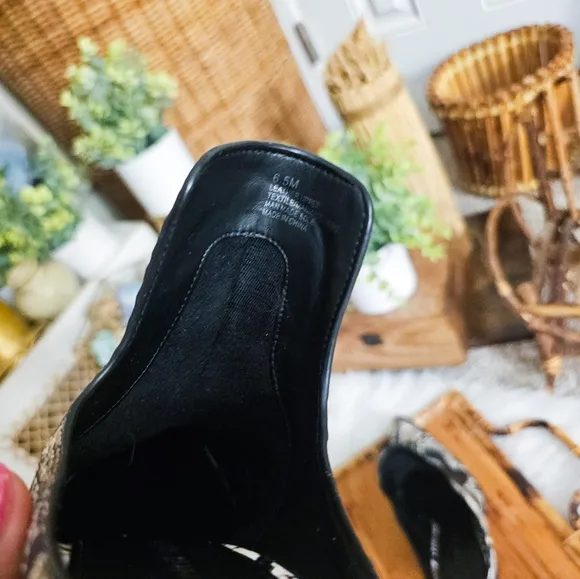 Gianni Bini Western Style Mules – Faux Snakeskin &amp; Black Leather – Size 6.5