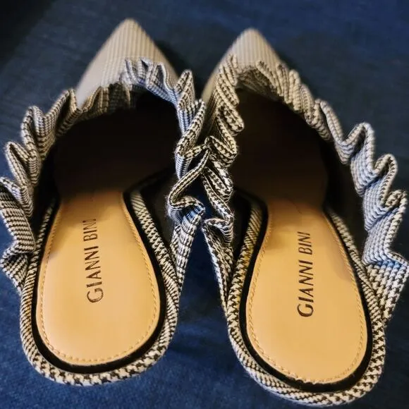 Gianni Bini Ruffled Mules Size 7.5M NWOT