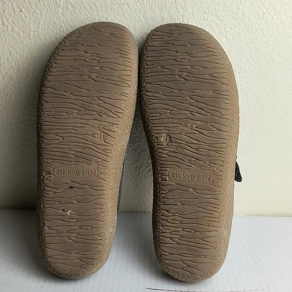 Giesswein Brown Clogs with Wool Upper and Adjustable Strap Unisex W-10/ M-8