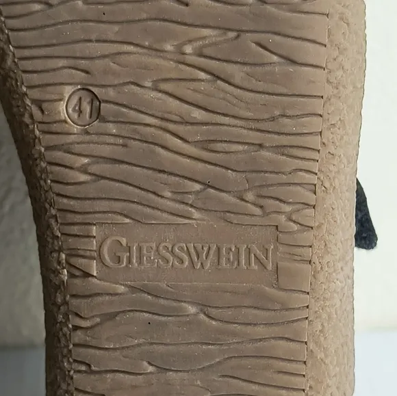 Giesswein Brown Clogs with Wool Upper and Adjustable Strap Unisex W-10/ M-8
