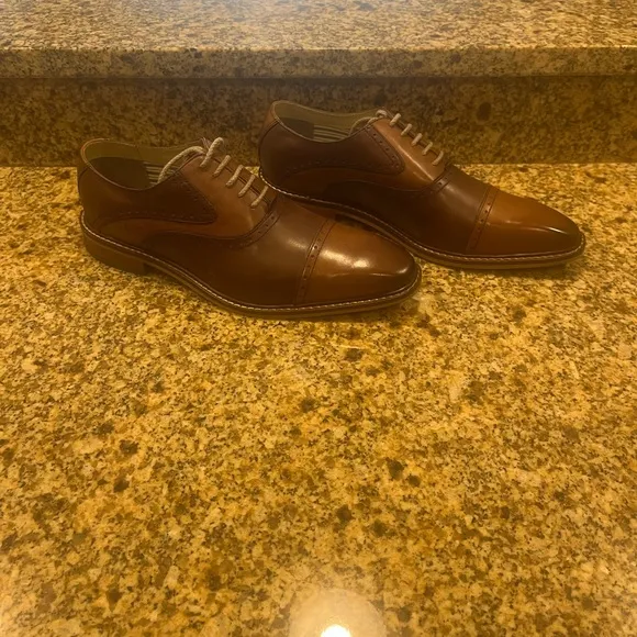 GIORGIO BRUTINI Tan &amp; Brown Leather Lace Up Cap Toe Oxfords Men’s Size 10.5 EEUC
