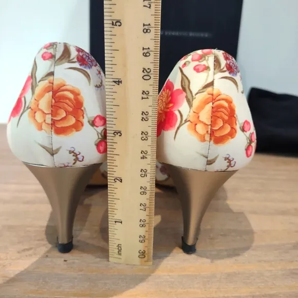 Giuseppe Zanotti ivory floral d'orsay pointed toe kitten heels 36 $895