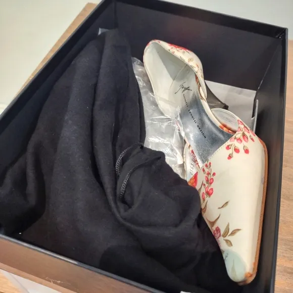 Giuseppe Zanotti ivory floral d'orsay pointed toe kitten heels 36 $895