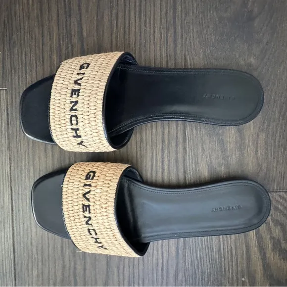 Givenchy 4G flat mules in raffia