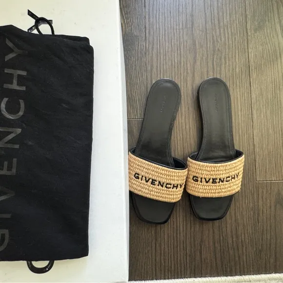 Givenchy 4G flat mules in raffia