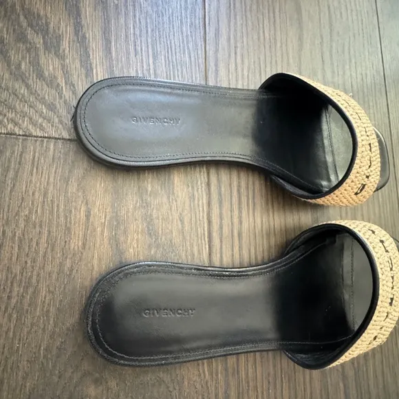 Givenchy 4G flat mules in raffia