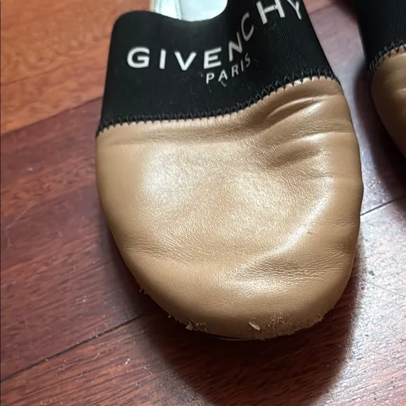 Givenchy Women's Bedford Flat Mules (Cream) with DUST BAGS