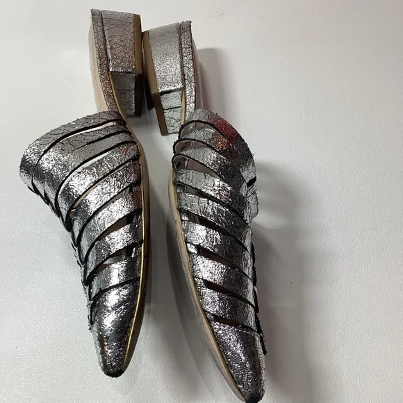 Gold &amp; Rouge Gunmetal Woven Pointed-Toe Mules with Flat Sole Size EU 38
