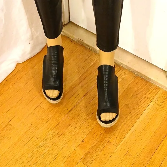 Gorgeous Balenciaga Black Leather Slingback Platform Wedge Espadrille Heels