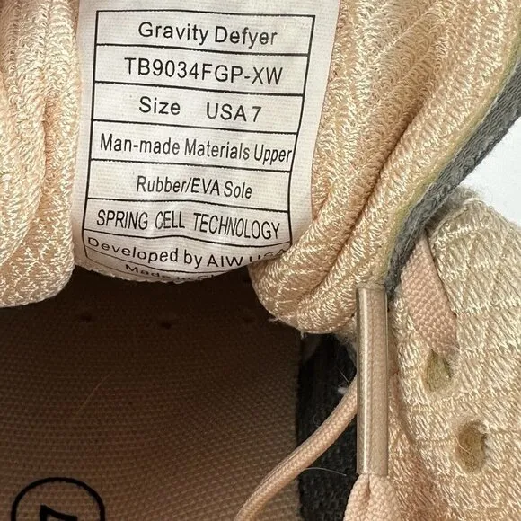 Gravity Defyer Sneaker 7 XLR8 Running Shoes Womens Gray Peach Silver Womens