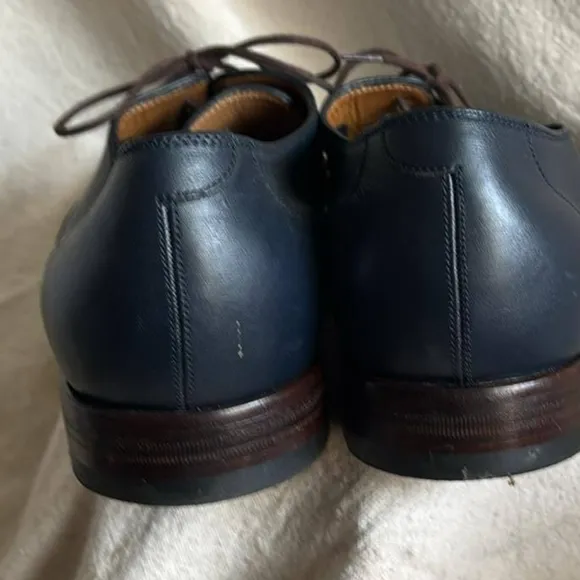 Gucci Blue and Brown Leather Oxfords Sleek Formal Design