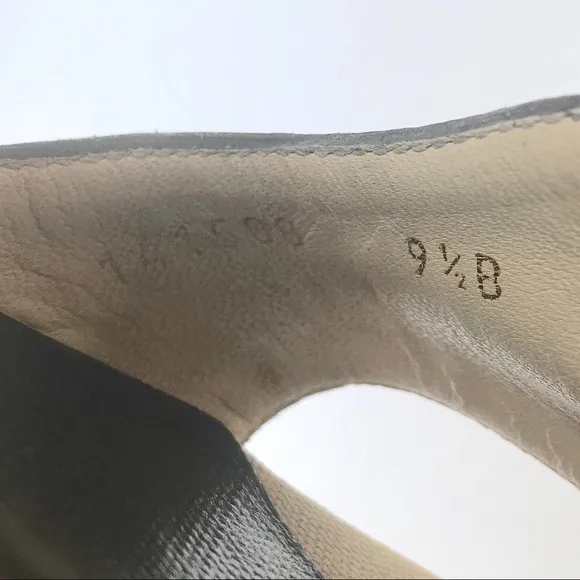 Gucci Crested Open Toe Kitten Heels