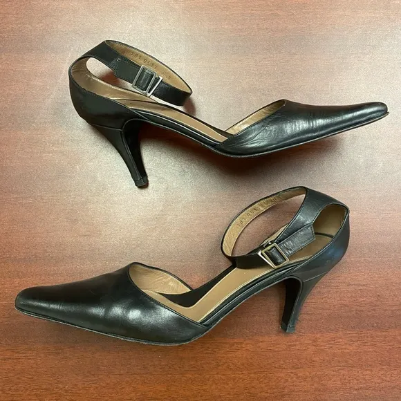 Gucci Leather Pointed Toe Ankle Strap Heels Size 6.5 black