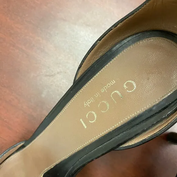 Gucci Leather Pointed Toe Ankle Strap Heels Size 6.5 black