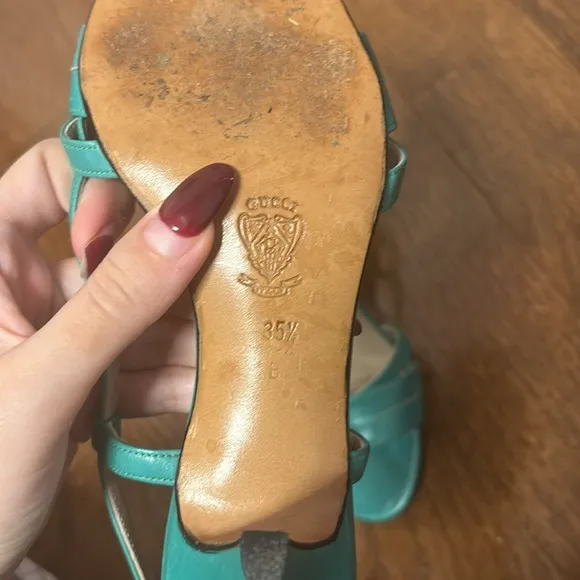 Gucci Vintage green leather sling back kitten heels size 35.5
