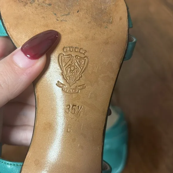 Gucci Vintage green leather sling back kitten heels size 35.5