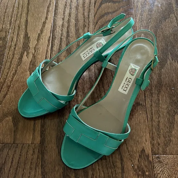Gucci Vintage green leather sling back kitten heels size 35.5