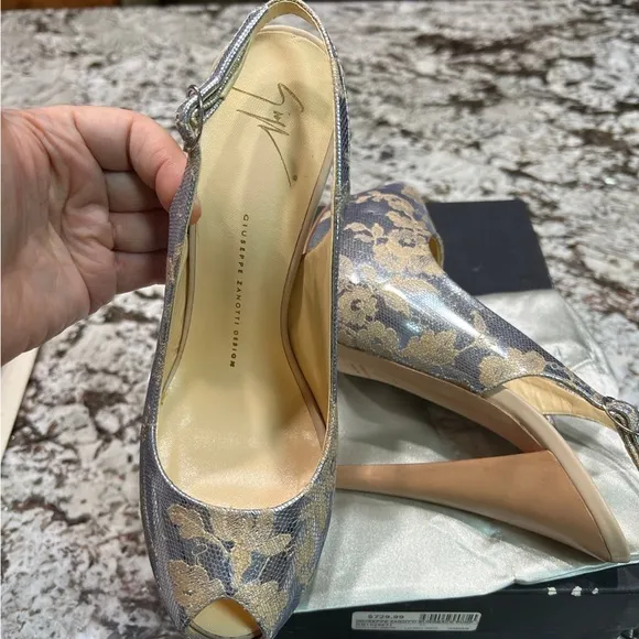 GUISEPPE ZANOTTI LEATHER FLORAL PRINT SLINGBACK PUMPS       SIZE 39