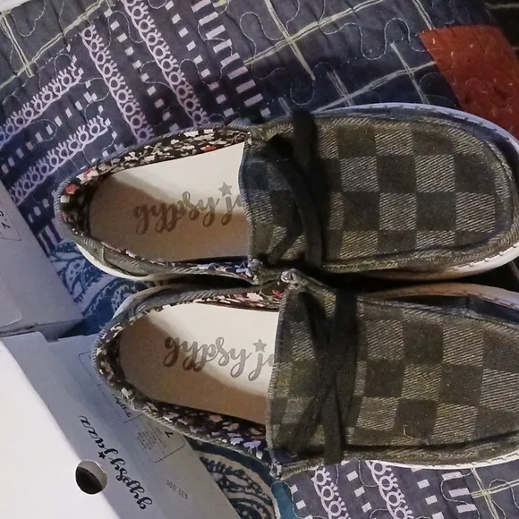 Gypsy Jazz WOMENS set Of 3 Pair Of Shoes. Size 7.5