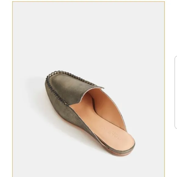 🆕️Halston heritage Fern sliders