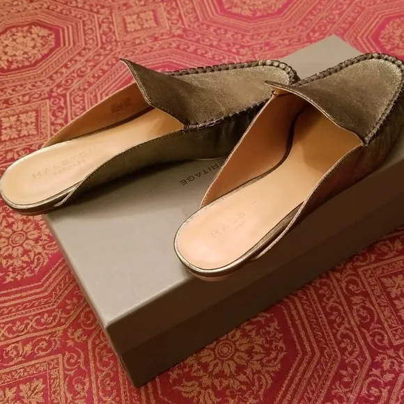 🆕️Halston heritage Fern sliders