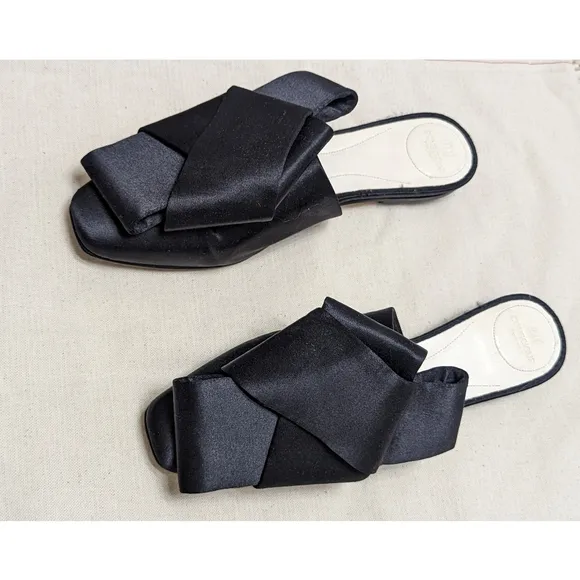 H&amp;M CONSCIOUS EXCLUSIVE PREMIUM QUALITY Black Flat Mules With Front Bow Size 6