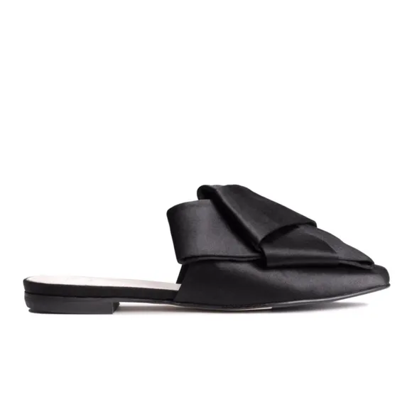 H&amp;M CONSCIOUS EXCLUSIVE PREMIUM QUALITY Black Flat Mules With Front Bow Size 6