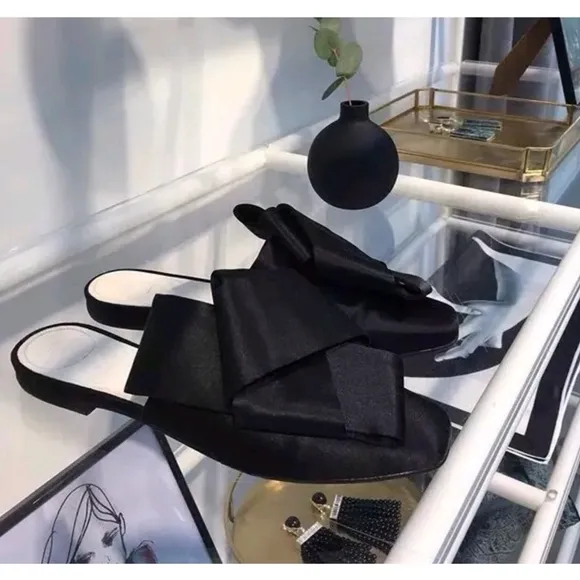 H&amp;M CONSCIOUS EXCLUSIVE PREMIUM QUALITY Black Flat Mules With Front Bow Size 6