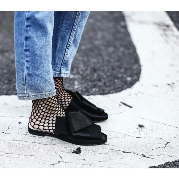 H&amp;M CONSCIOUS EXCLUSIVE PREMIUM QUALITY Black Flat Mules With Front Bow Size 6