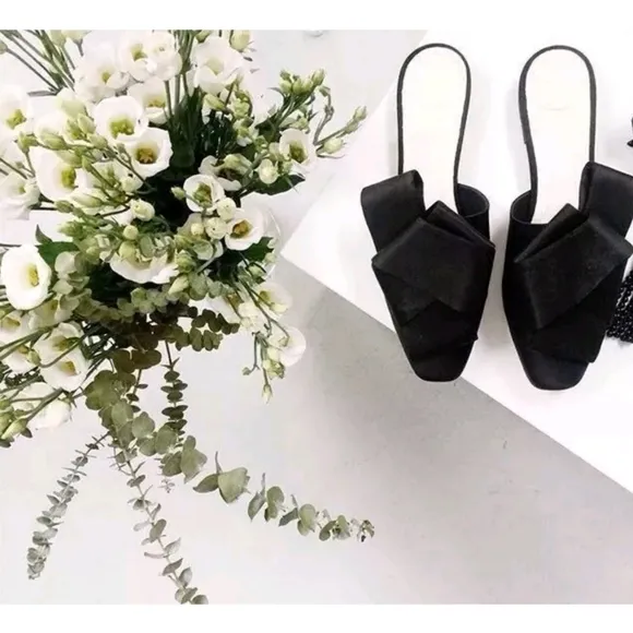 H&amp;M CONSCIOUS EXCLUSIVE PREMIUM QUALITY Black Flat Mules With Front Bow Size 6
