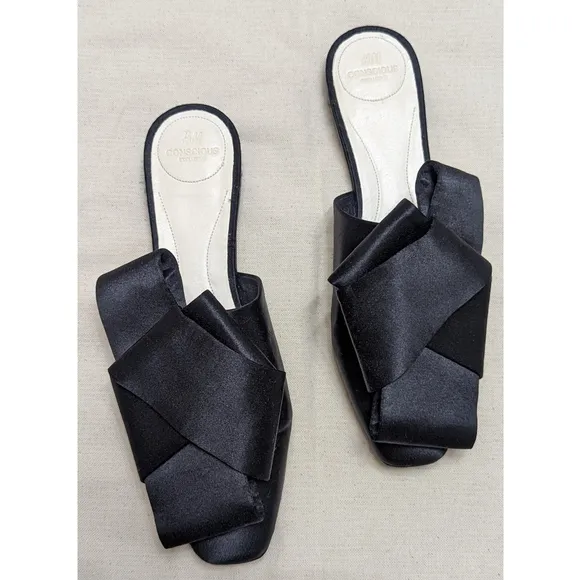 H&amp;M CONSCIOUS EXCLUSIVE PREMIUM QUALITY Black Flat Mules With Front Bow Size 6