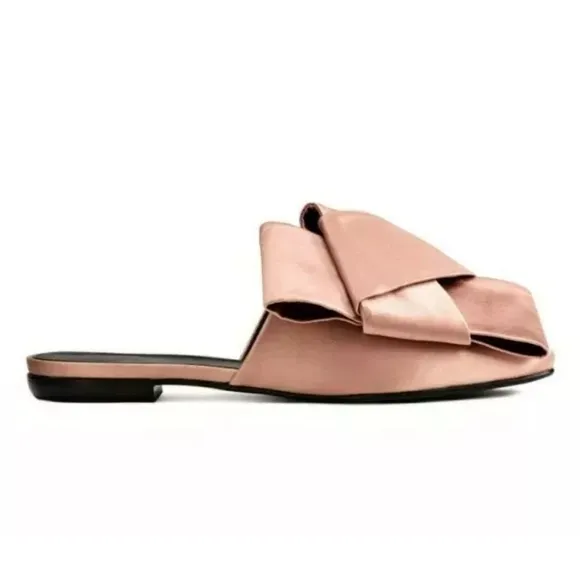 H&amp;M Powder Pink Silk blend Flat Closed Toe Mules with front Bow Women's Size 5.5